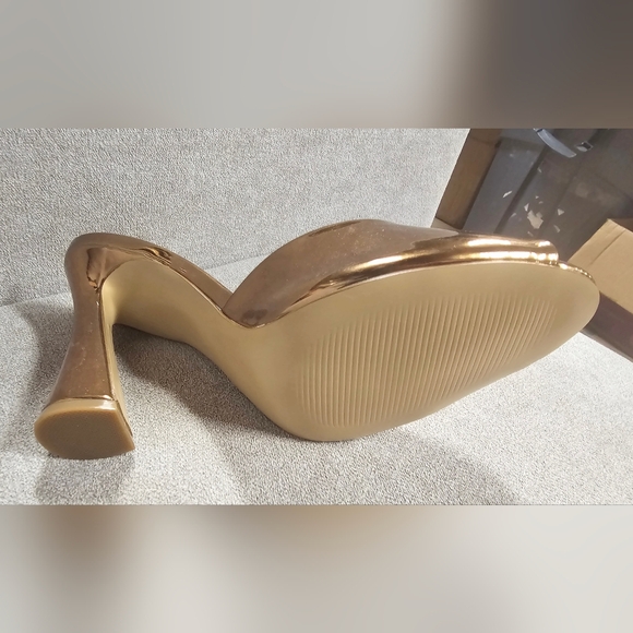 Steve Madden Metallic Bronze Presecco - Picture 2 of 3